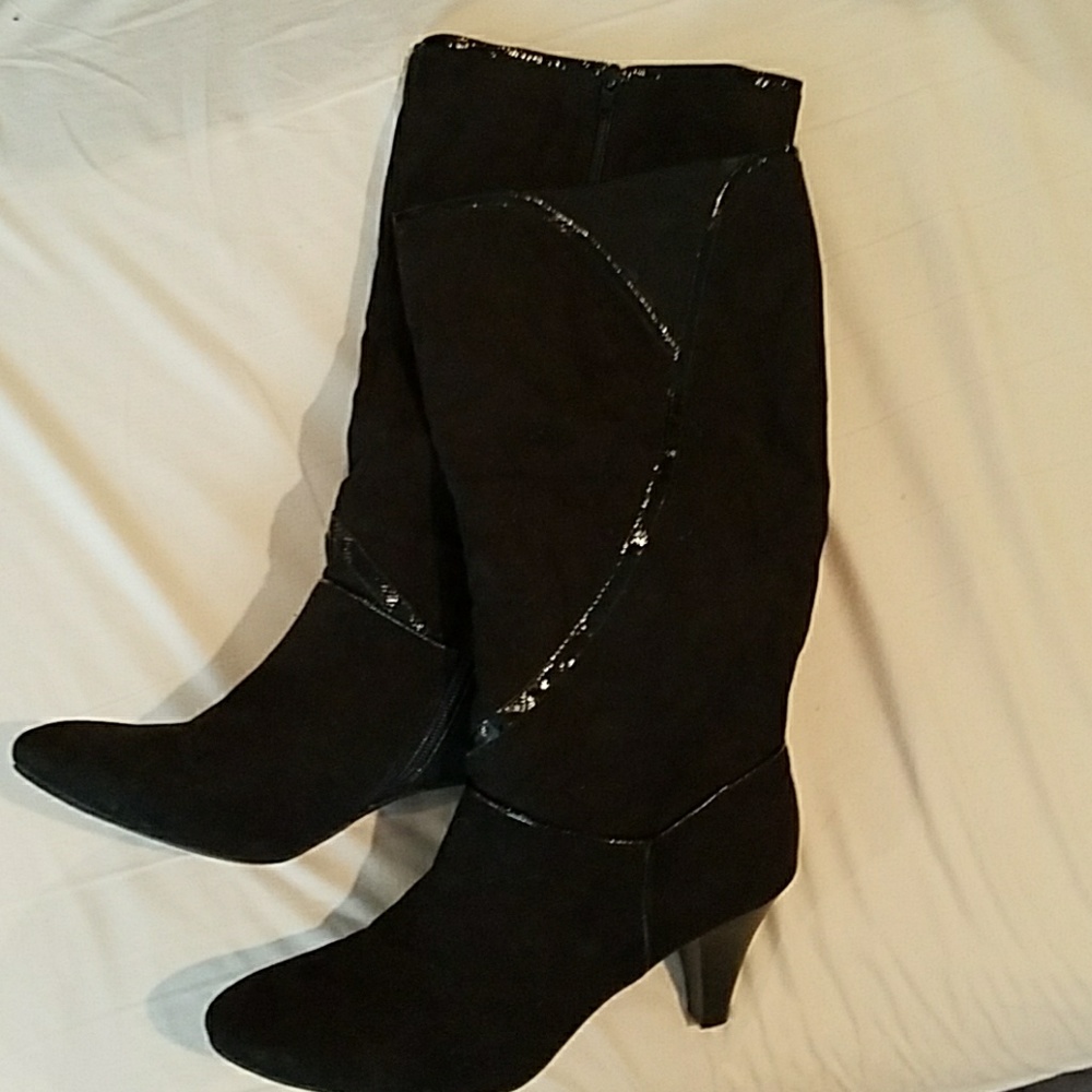 Brand new black boots